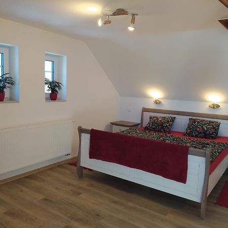 Podkrovní apartmán Pololáň u rybníka Nová Ves Exterior foto